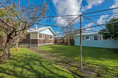 Photo of property in 69 Churchill Avenue, Hokowhitu, Palmerston North, 4410