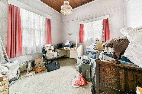 Photo of property in 2 Kay Road, Swanson, Auckland, 0614