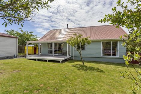Photo of property in 2 Seagull Place, Whitby, Porirua, 5024