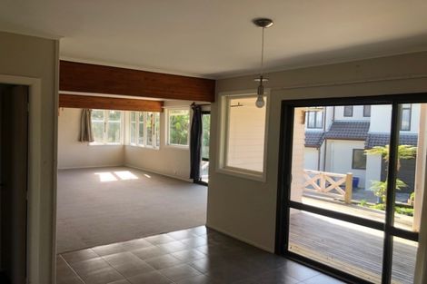 Photo of property in 572 Beach Road, Rothesay Bay, Auckland, 0630