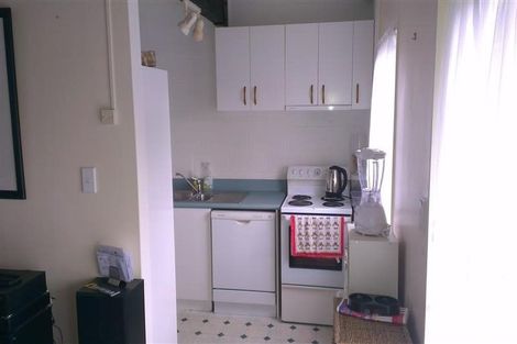 Photo of property in 124 Akaroa Drive, Maupuia, Wellington, 6022