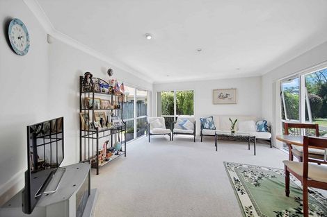 Photo of property in 11 Perotti Place, Conifer Grove, Takanini, 2112