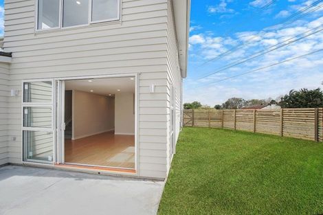 Photo of property in 28 Aeronautic Road, Takanini, 2112