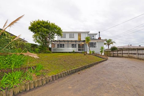 Photo of property in 207 Don Buck Road, Massey, Auckland, 0614