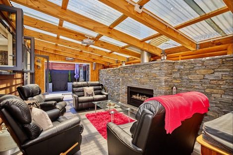 Photo of property in 41 Mcdonnell Road, Arrowtown, 9302