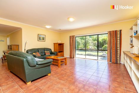 Photo of property in 1 Joshua Place, Helensburgh, Dunedin, 9010