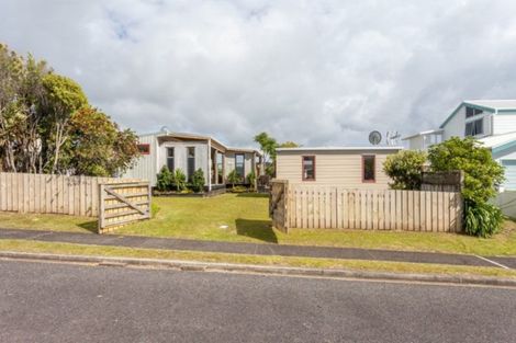 Photo of property in 426 Onemana Drive, Onemana, Whangamata, 3691