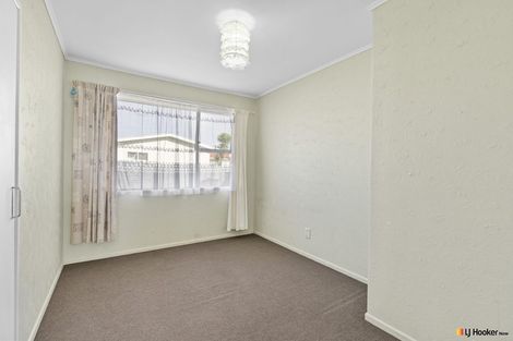 Photo of property in 52 Hobart Crescent, Wattle Downs, Auckland, 2103