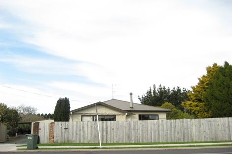 Photo of property in 417 Mangorei Road, Highlands Park, New Plymouth, 4312