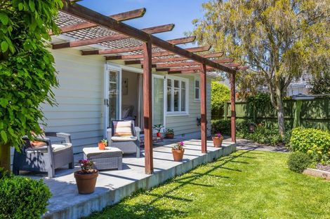 Photo of property in 6 Nyoli Street, Northcote, Christchurch, 8052