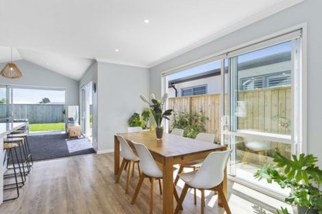 Photo of property in 124 Coast Boulevard, Papamoa Beach, Papamoa, 3118