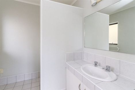 Photo of property in 16 Tainui Terrace, Inglewood, 4330