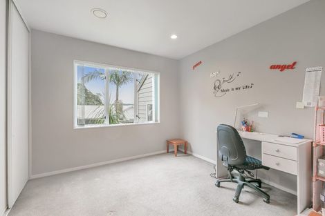 Photo of property in 5 Bushlands Park Drive, Albany, Auckland, 0632