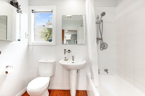 Photo of property in 7 Himalaya Crescent, Khandallah, Wellington, 6035