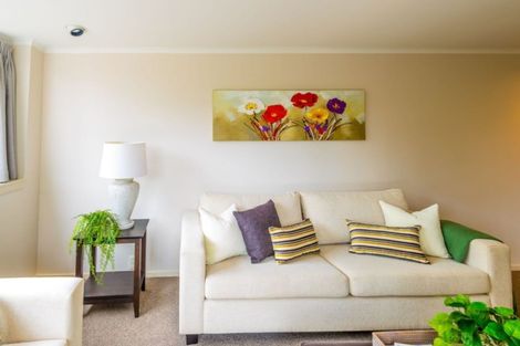 Photo of property in 60 Robbies Road, Shelly Park, Auckland, 2014