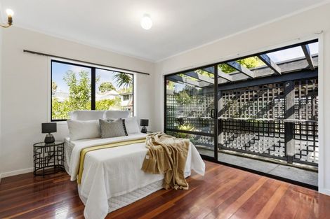 Photo of property in 10b Matipo Road, Mairangi Bay, Auckland, 0630