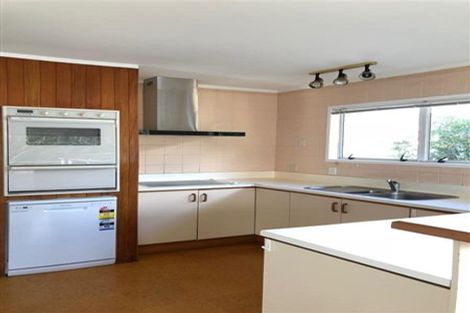 Photo of property in 24 Mirrabooka Avenue, Botany Downs, Auckland, 2010