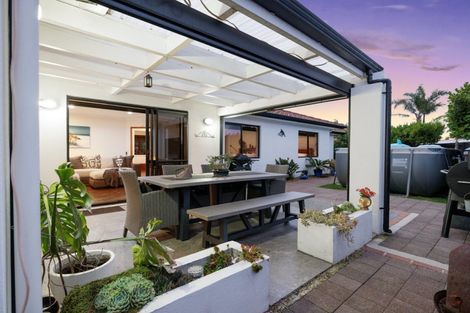 Photo of property in 24 Ohope Place, Papamoa Beach, Papamoa, 3118