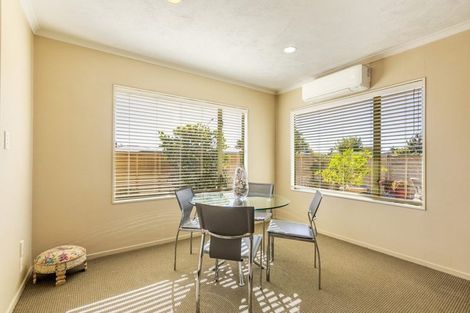 Photo of property in 2 Bucksburn Place, Greenmeadows, Napier, 4112