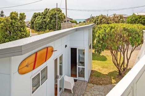 Photo of property in 48 Blue Pacific Parade, Riversdale Beach, Masterton, 5872