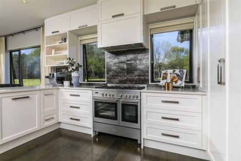 Photo of property in 1030 Peak Road, Helensville, 0875