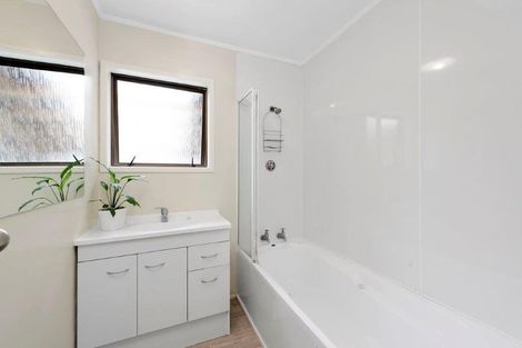 Photo of property in 24 Gloucester Road, Mount Maunganui, 3116
