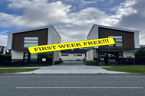 Photo of property in 4/89 Beach Road, Te Atatu Peninsula, 0610