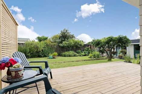 Photo of property in 13 Kereru Place, Half Moon Bay, Auckland, 2012