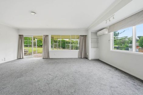Photo of property in 1/27 Parkhill Road, Mellons Bay, Auckland, 2014