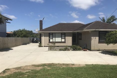 Photo of property in 61 Plumley Crescent, Mangere, Auckland, 2022