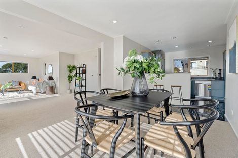 Photo of property in 1/95 Aberdeen Road, Castor Bay, Auckland, 0620