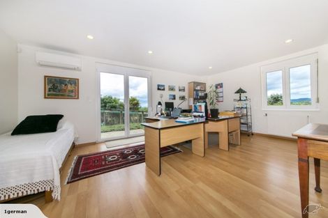 Photo of property in 32 Red Hills Road, Massey, Auckland, 0614