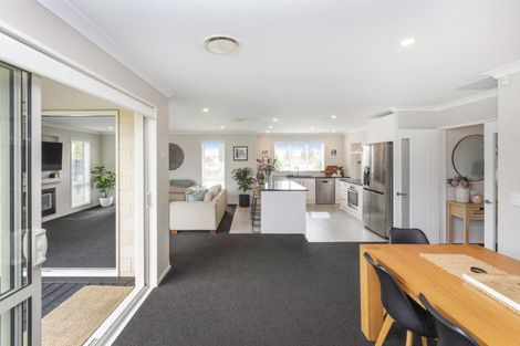 Photo of property in 2 Rossall Crescent, Rolleston, 7615