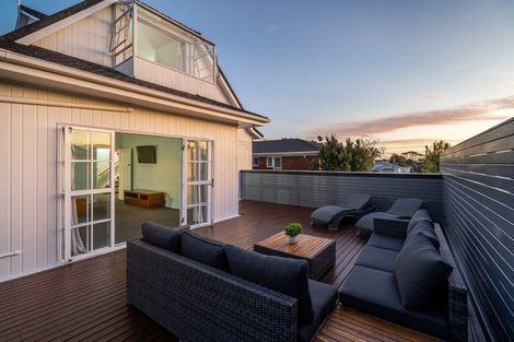 Photo of property in 1/52 Northboro Road, Belmont, Auckland, 0622