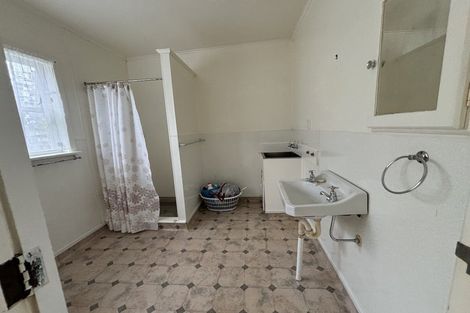 Photo of property in 2 Bledisloe Street, Levin, 5510