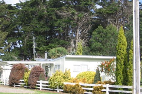 Photo of property in 10 Hennessy Street West, Foxton Beach, Foxton, 4815
