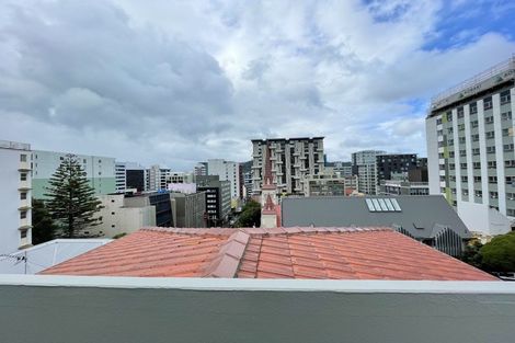 Photo of property in 3/2 Macdonald Crescent, Te Aro, Wellington, 6011