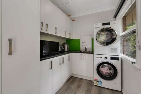 Photo of property in 6 Lancelot Road, Orewa, 0931