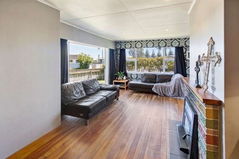 Photo of property in 20 Pamu Place, Waitara, 4320