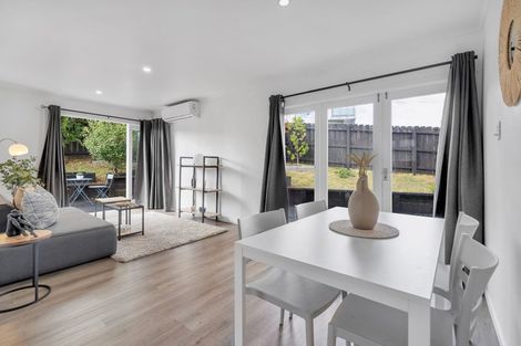 Photo of property in 1/109 Target Road, Totara Vale, Auckland, 0629