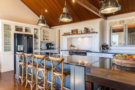 Photo of property in 2 Otaihanga Road, Paraparaumu Beach, Paraparaumu, 5032