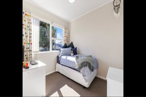 Photo of property in 94 Tirimoana Road, Te Atatu South, Auckland, 0602