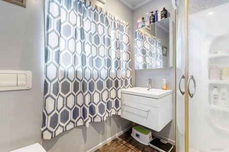 Photo of property in 1/8 Alexander Avenue, Torbay, Auckland, 0630