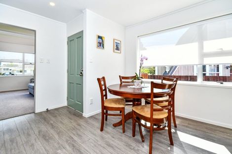 Photo of property in 8a Ashdown Place, Pahurehure, Papakura, 2113