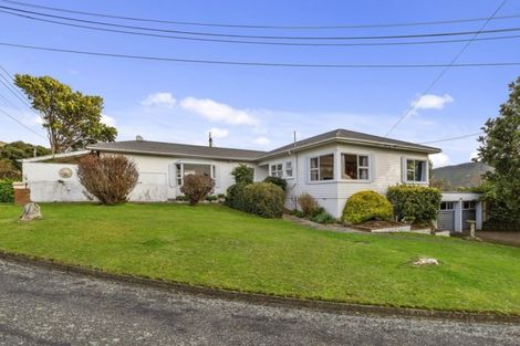 Photo of property in 35 Allen Terrace, Tawa, Wellington, 5028