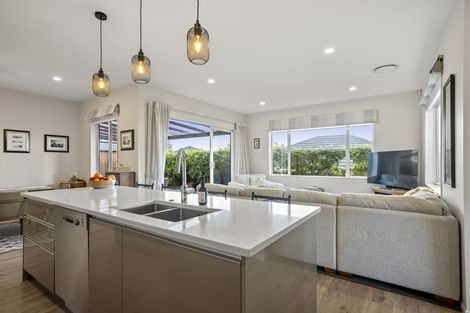 Photo of property in 11 Nobilo Road, Kumeu, 0810