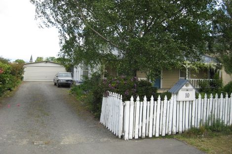 Photo of property in 10 Douglas Road, Amberley, 7410