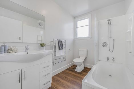 Photo of property in 167 Centaurus Road, Saint Martins, Christchurch, 8022