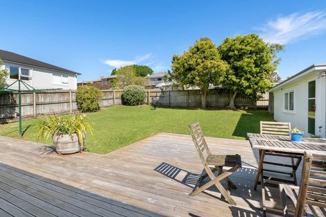 Photo of property in 2/30 Eban Avenue, Hillcrest, Auckland, 0627
