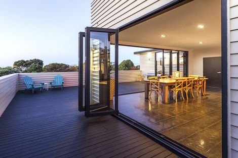 Photo of property in 57 Pah Road, Cockle Bay, Auckland, 2014